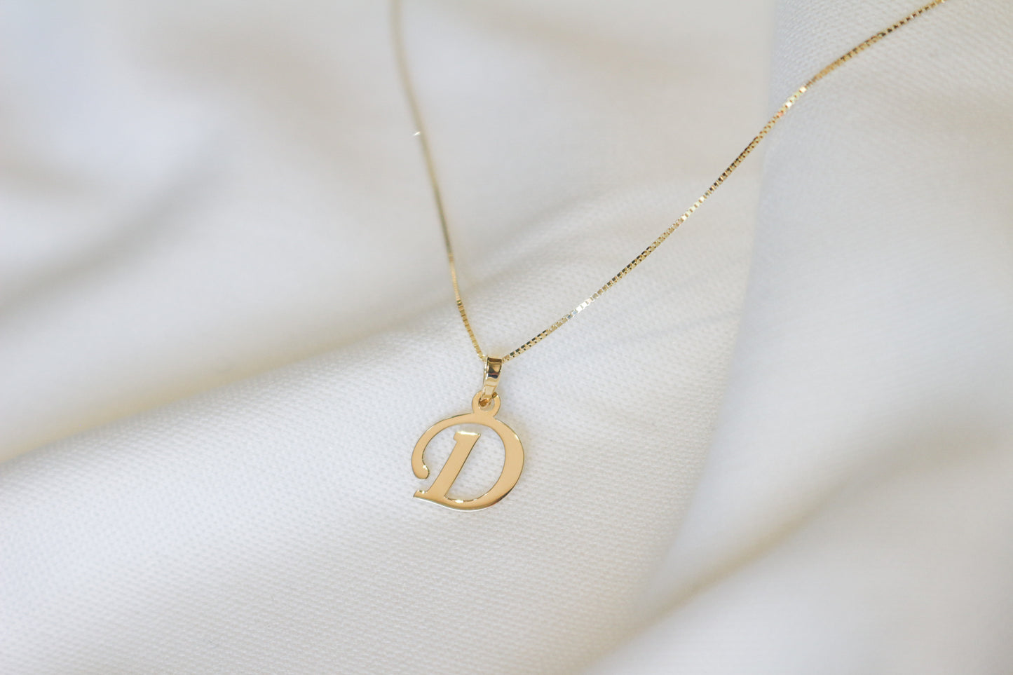 GAGRANTILLA ORO 14K INICIAL "D"